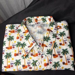 Christmas Hawaiian print beer button-down short sleeve men’s size LG BDa shirt